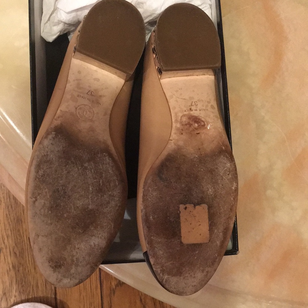 CHANEL flat sandal with chain detail heel - Picture 5 of 8